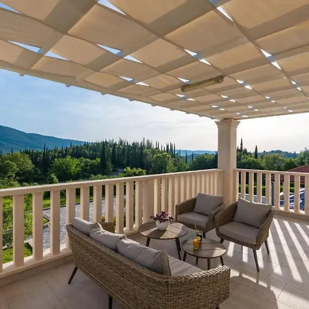 Villa Cypress Paradise By Guide