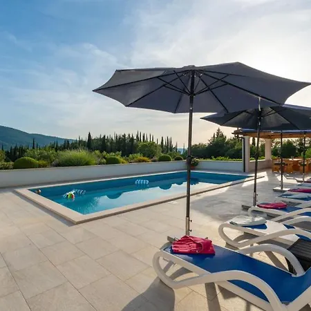 Villa Cypress Paradise By Guide