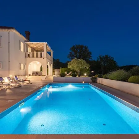 Cypress Paradise By Guide