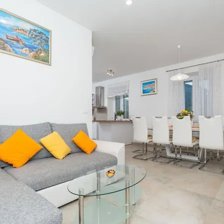 Villa Cypress Paradise By Guide