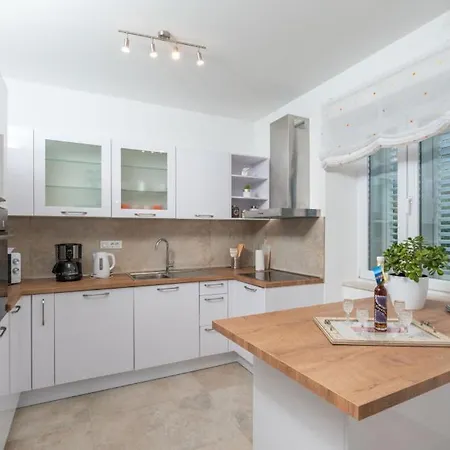 Villa Cypress Paradise By Guide *