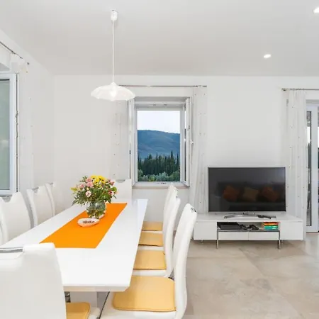 Villa Cypress Paradise By Guide Zastolje