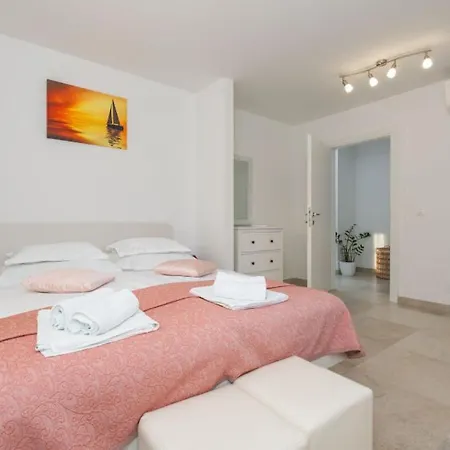 Cypress Paradise By Guide *