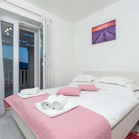 Cypress Paradise By Guide Villa