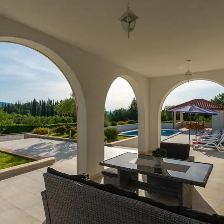 Cypress Paradise By Guide