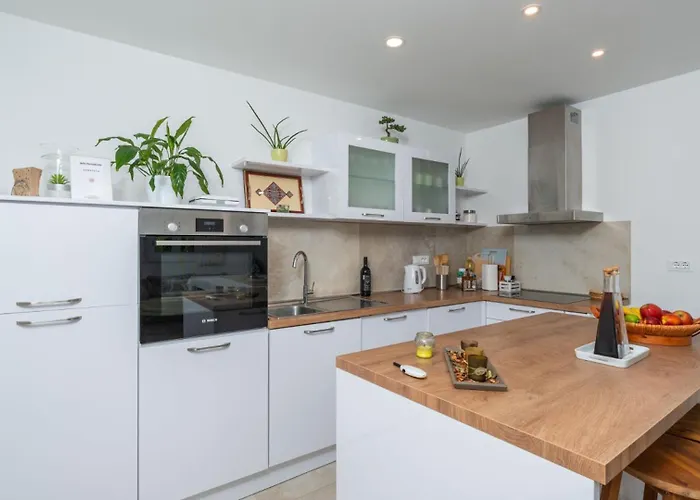 Cypress Paradise By Guide Villa Dubravka