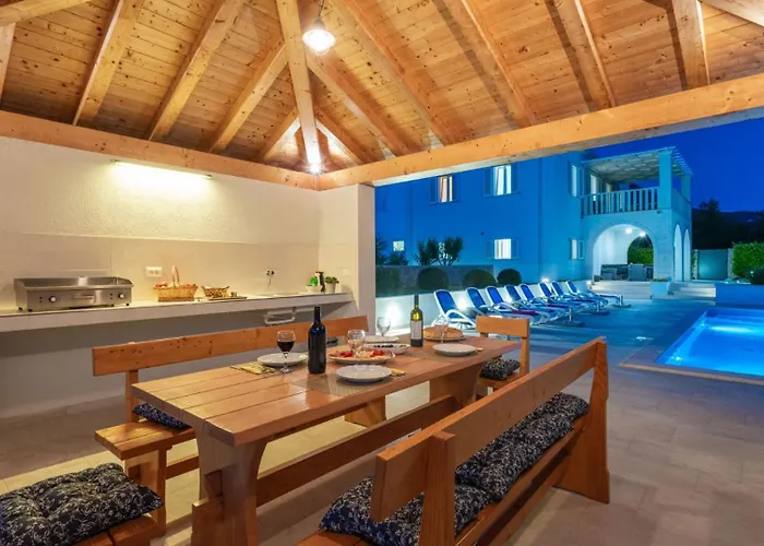 Cypress Paradise By Guide Villa Dubravka