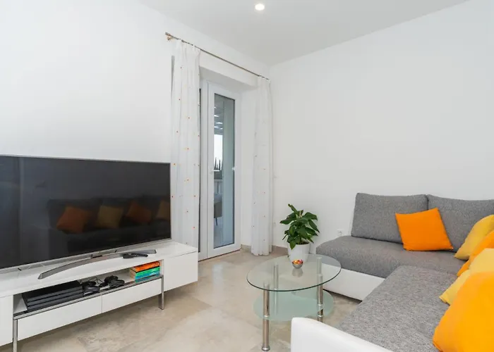 Villa Cypress Paradise By Guide *