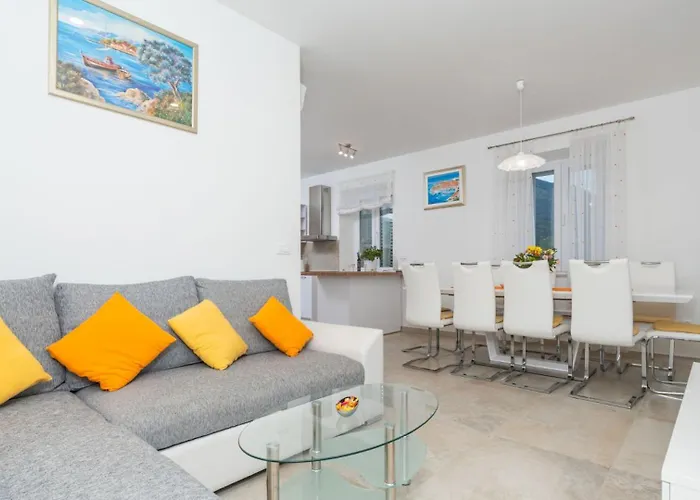 Cypress Paradise By Guide